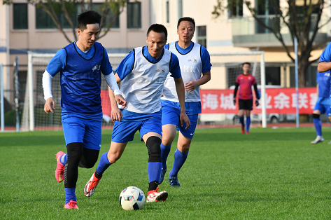 梅方,从绿茵场上的希望之星到国家队的坚实后盾 梅方,从绿茵场上的希望之星到国家队的坚实后盾