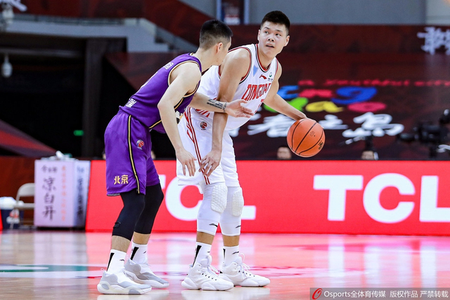 青岛男篮VS北控男篮，CBA赛场上的激情碰撞
